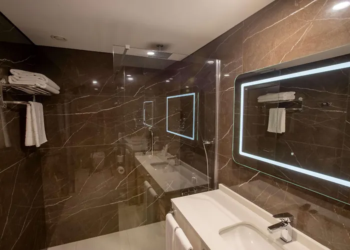 Ramada By Wyndham Aliaga 4*