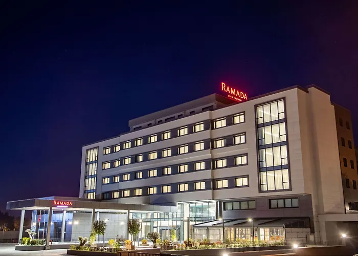 Отель Ramada By Wyndham Aliaga