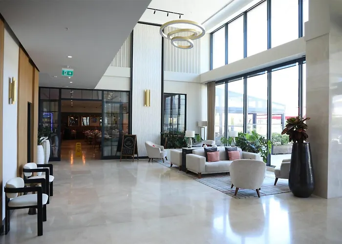 Отель Ramada By Wyndham Aliaga