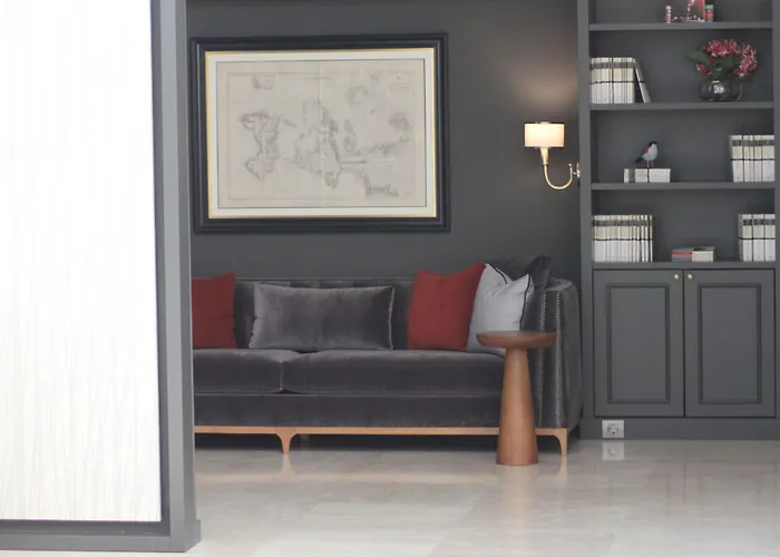 Ramada By Wyndham Aliaga Отель