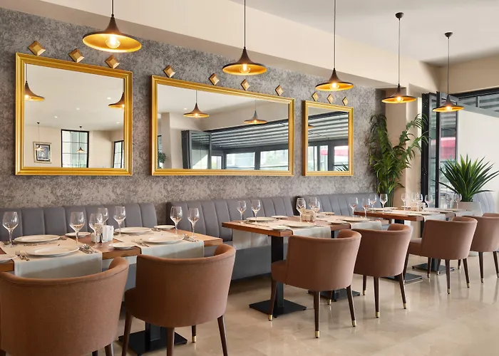 Отель Ramada By Wyndham Aliaga 4*