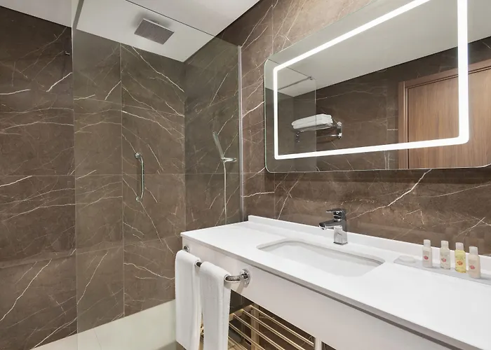 Szálloda Ramada By Wyndham Aliaga