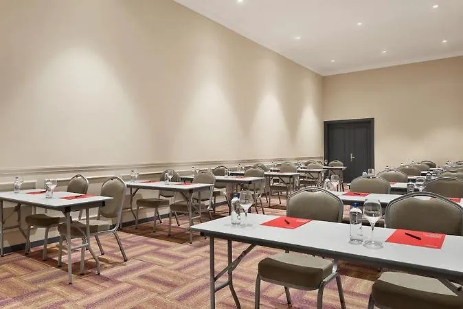 Ramada By Wyndham Aliaga Szálloda 4*