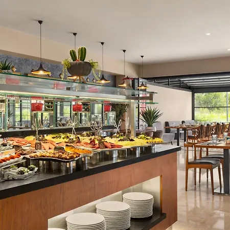 Hotel Ramada By Wyndham Aliaga 4*