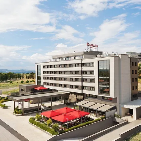 Ramada By Wyndham Aliaga