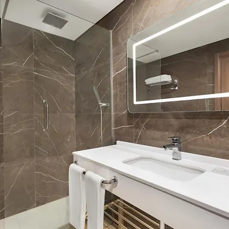 Ramada By Wyndham Aliaga Отель Измир