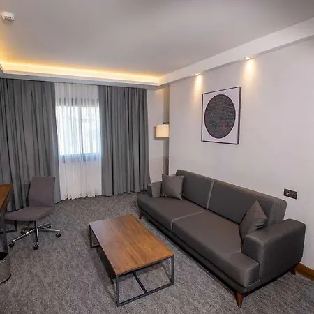 Ramada By Wyndham Aliaga 4*