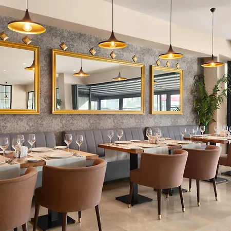 ホテル Ramada By Wyndham Aliaga 4*