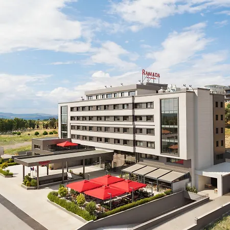 Отель Ramada By Wyndham Aliaga