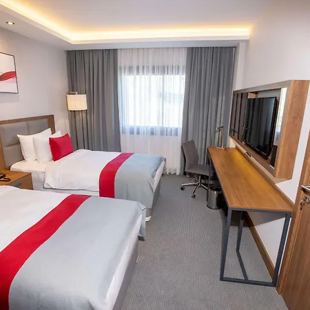 Ramada By Wyndham Aliaga Hotel