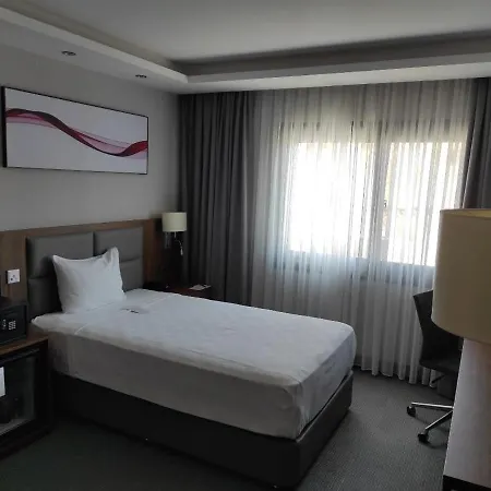 ホテル Ramada By Wyndham Aliaga 4*