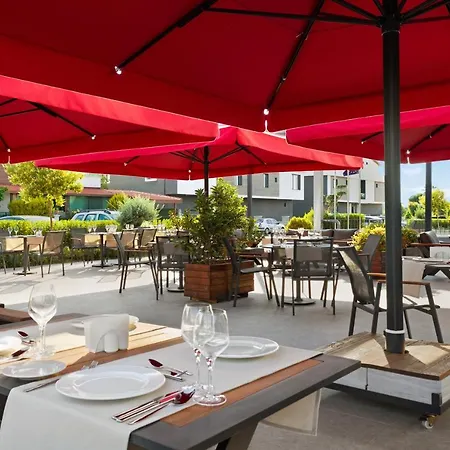 Ramada By Wyndham Aliaga ホテル