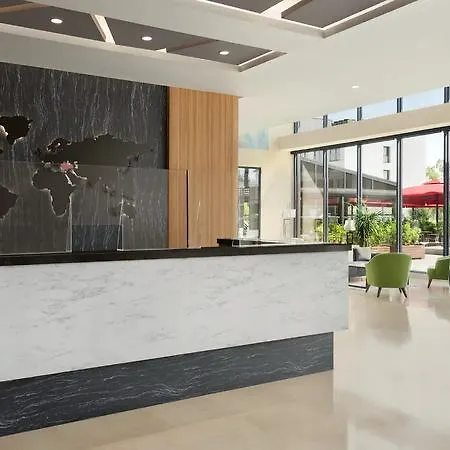 فندق Ramada By Wyndham Aliaga