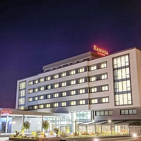 Ramada By Wyndham Aliaga 4* Smirne