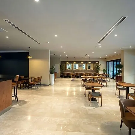 Ramada By Wyndham Aliaga Hotel Smirne