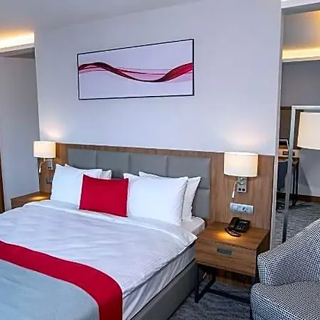 Hotel Ramada By Wyndham Aliaga 4*