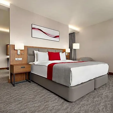 Ramada By Wyndham Aliaga Hotel Smirne