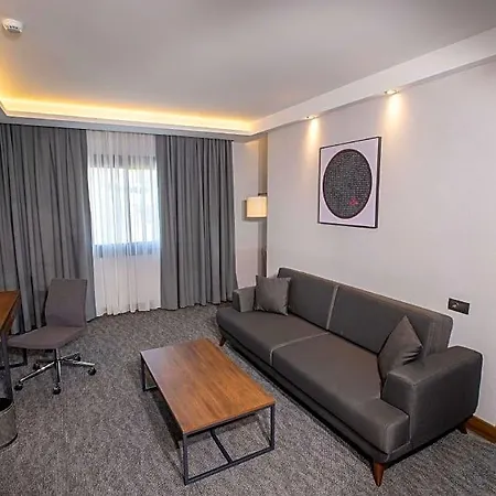 Hotel Ramada By Wyndham Aliaga