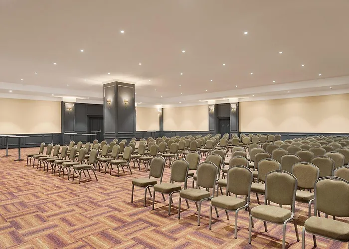 Ramada By Wyndham Aliaga