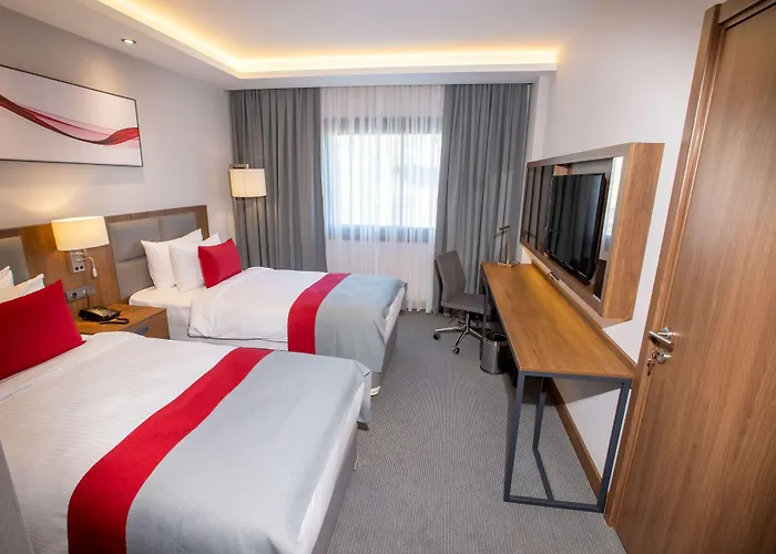 Ramada By Wyndham Aliaga Hotel