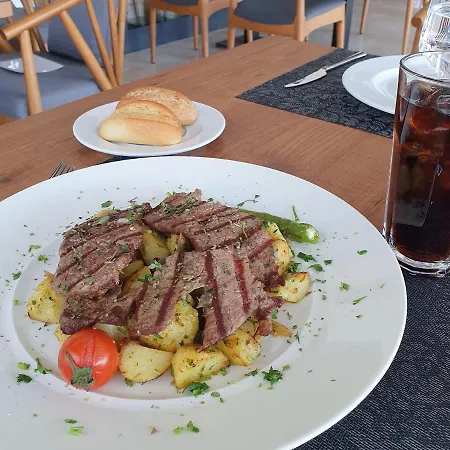 Ramada By Wyndham Aliaga فندق إزمير