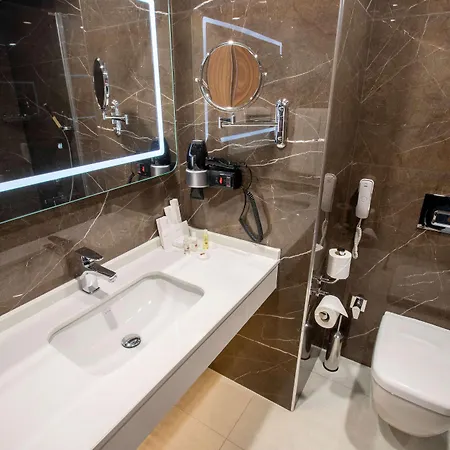 Ramada By Wyndham Aliaga 4* Измир
