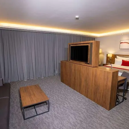 Ramada By Wyndham Aliaga فندق 4*