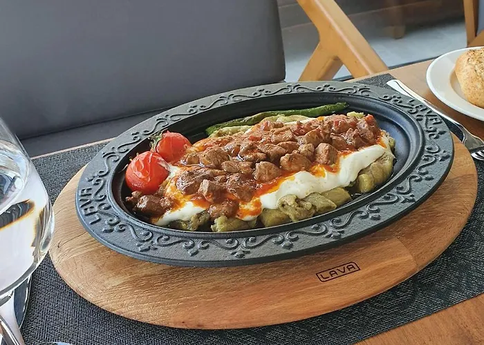 Ramada By Wyndham Aliaga Hotel 4*