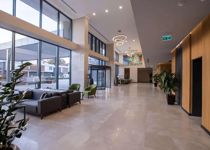 Hotel Ramada By Wyndham Aliaga 4*